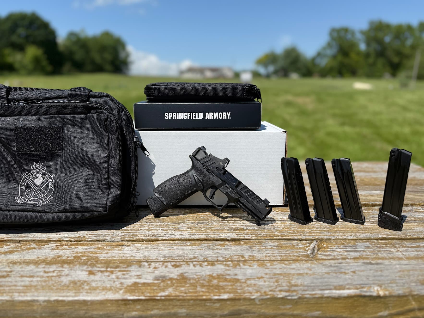 Springfield Armory ECHELON 9mm 4.5" (3)17rd / (2)20rd Mags Pistol w/Comp, Black