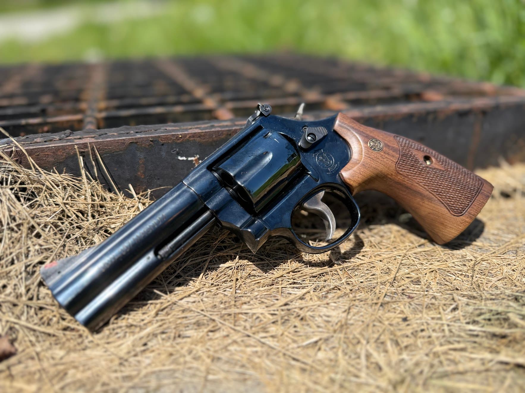 Smith and Wesson Model 586 Classic .357 Mag 4" Barrel 6 Rounds