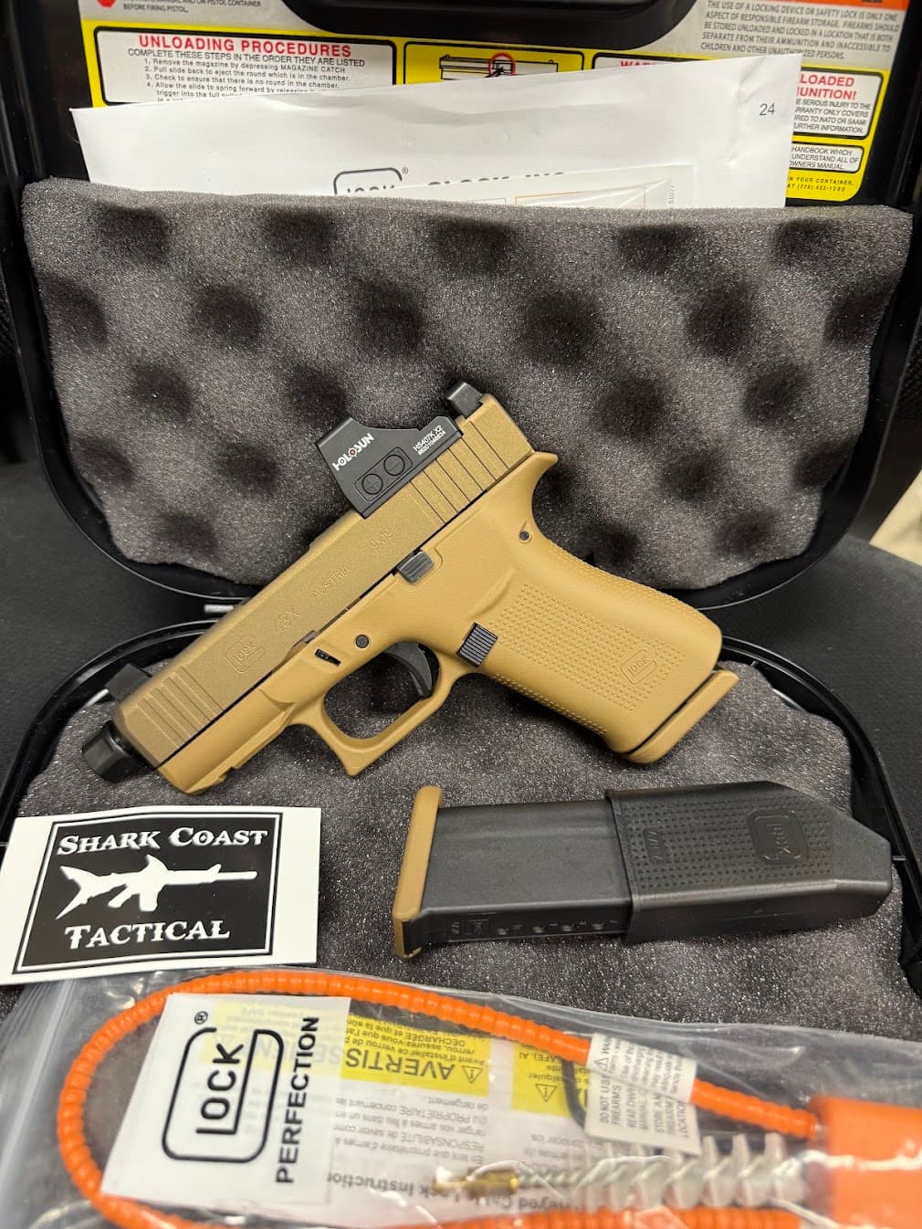 GLOCK 43X FDE with Holosun 407kx2 and threaded barrel 10rds